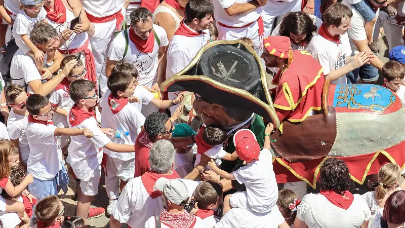 A kiliki makes its way through the crowd on July 14 (2018).