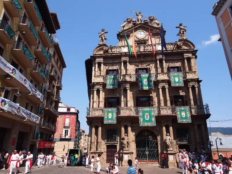 El Ayuntamiento de Pamplona en San Fermín 2013, en pleno recorrido del encierro.