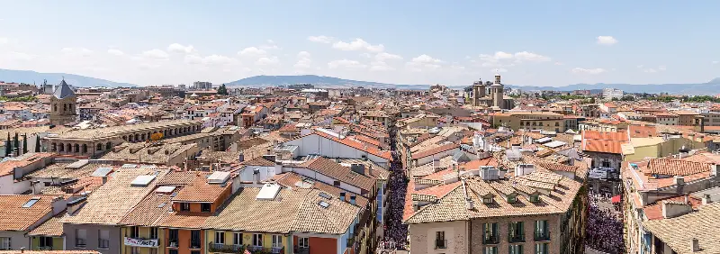 Los tejados del Casco Viejo de Pamplona en San Fermín (2018).